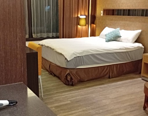 亞灣區[85大樓]特色主題套房三多商圈捷運站百貨旁家具齊 - Image 1