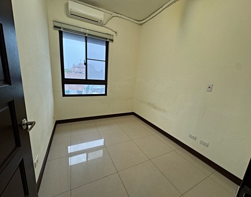 中信雅媚🌹信義樂章採光大兩房~含車含管可租補 - Image 4