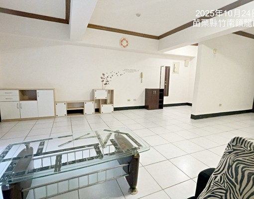 室內+陽台45坪:超大三房可租屋補助入戶籍 - Image 2