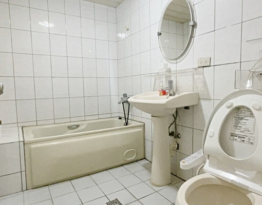 室內+陽台45坪:超大三房可租屋補助入戶籍 - Image 9