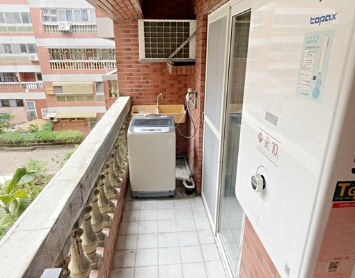 室內+陽台45坪:超大三房可租屋補助入戶籍 - Image 11