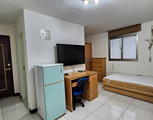 板橋車站.捷運板橋站旁步行一分鐘.出租套房.鄰文化路一段 - Image 1