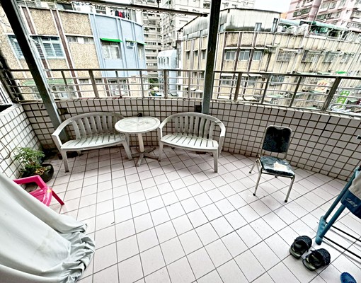 遠東世紀廣場◆超值套房◆採光曬衣陽台★全新家具 - Image 5