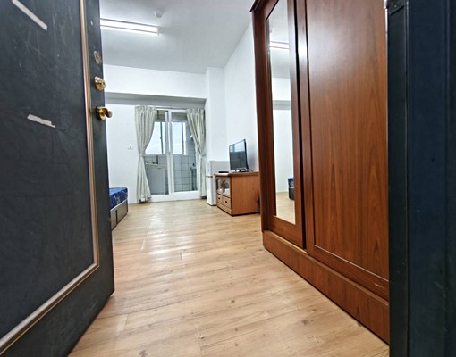 可租補免服務費，全新分離式冷氣，採光好視野佳，廚房台水電獨洗 - Image 2