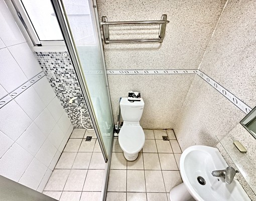 走路一中街🔥可寵物✨雙租補✨陽台獨洗曬✨超大空間套房 - Image 6