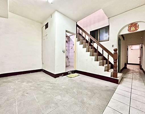 秒殺🍎稀有臨路透天透店🌟四房門前車🔥店住合一 - 591租屋網 - Image 5