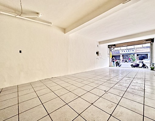 秒殺🍎稀有臨路透天透店🌟四房門前車🔥店住合一 - 591租屋網 - Image 2