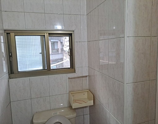 左營自由路商圈/新民國小透天套房 - Image 4