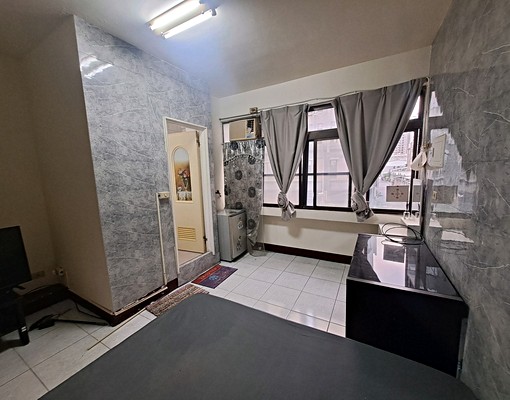 左營自由路商圈/新民國小透天套房 - Image 3