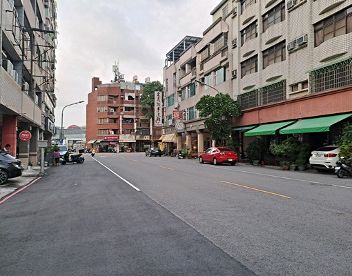 左營自由路商圈/新民國小透天套房 - Image 1