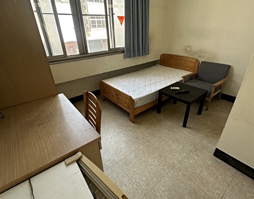 高醫透天套房6500(自由與九如路口) - Image 5