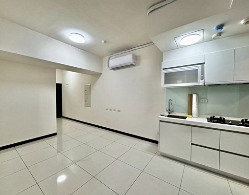 可租補🪴不用仲介費😍新泰美三房車(租金含車管)-五泰小凱 - 591租屋網 - Image 1