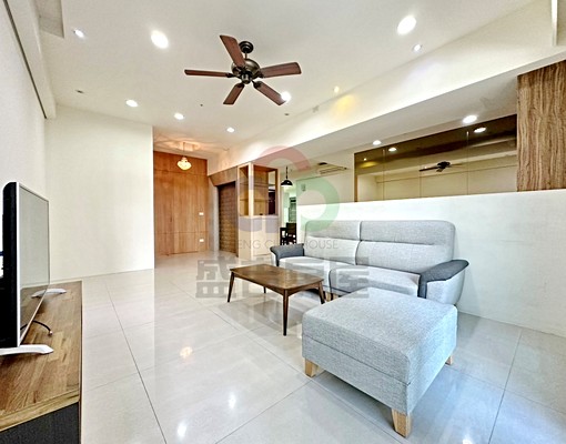 西屯臺灣大道【中港陽明】高樓大兩房雙衛浴雙平車~稀有釋出 - Image 1