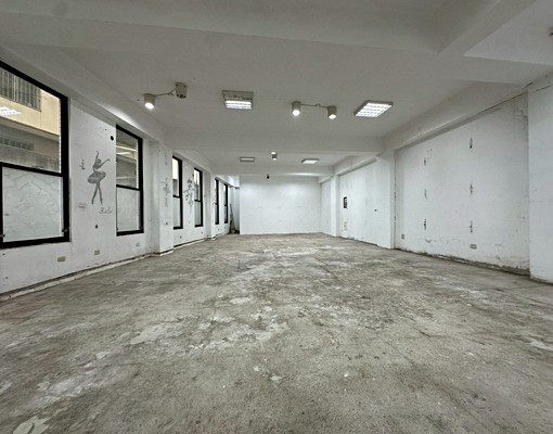 勝利星村透天店面 - Image 1