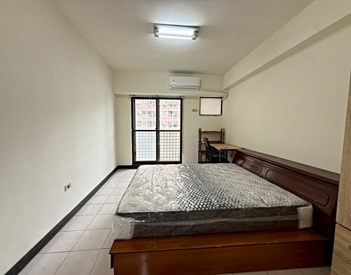 可租補⭐免服務費⭐五權車站旁美套房有陽台 - Image 1