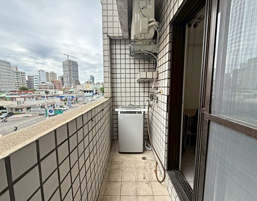 可租補⭐免服務費⭐五權車站旁美套房有陽台 - Image 4