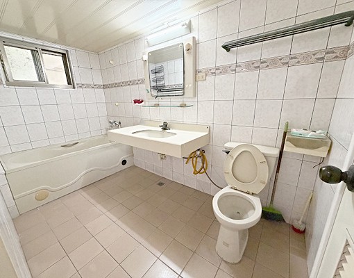 高雄市三民區安寧街25坪整層3房出租，高雄火車站生活機能便利 - Image 6