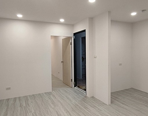 全新兩房裝潢附家電/一層一戶/可貓可租補 - Image 4