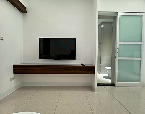 板新捷運✨全新裝潢✨超大露台✨近商圈✨採光通風佳✨小吃林立 - Image 6