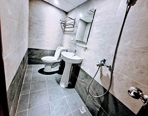 市政府/火車站/獨立陽台美套房/可租補 - Image 7