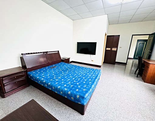 成功國中電梯套房|採光好機能佳平車可租多間可選 - Image 1