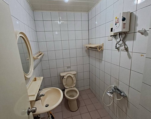 體院/中技/中友舒適冷氣套房,限女性:上班族或學生。 - Image 4