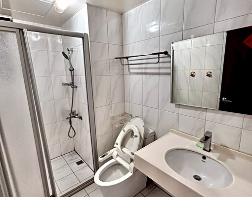 太原軍功東山💖可寵租補戶籍超美三房含平車💖浴缸 - Image 7