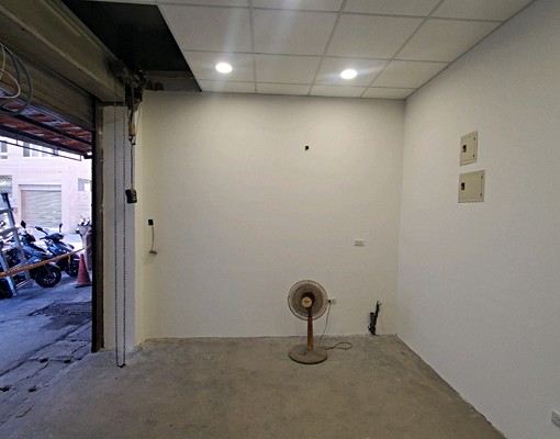 近徐匯中學站一樓交叉入口店面一樓可停車可工作室倉庫飲料店 - Image 6