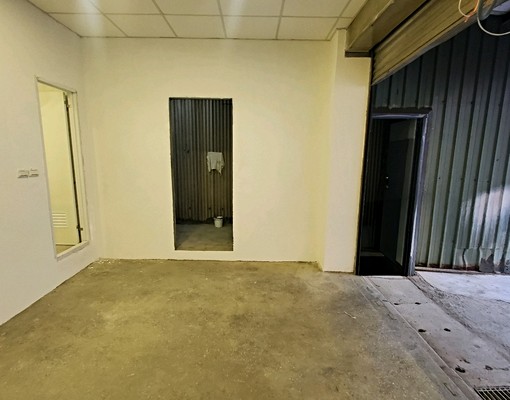 近徐匯中學站一樓交叉入口店面一樓可停車可工作室倉庫飲料店 - Image 7