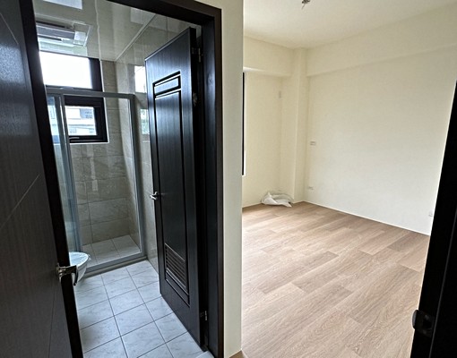 全新2房2衛雙陽台含平面車位近頭份市區交通方便 - Image 9