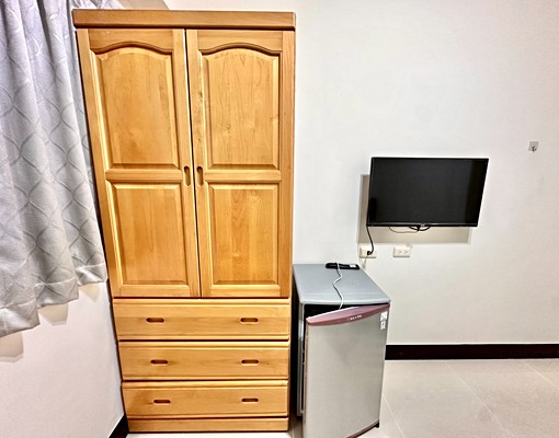 靜宜商圈🔥管理員代收包裹✨電梯採光套房💕可租補 - Image 4