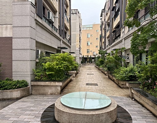 靜宜商圈🔥管理員代收包裹✨電梯採光套房💕可租補 - Image 5