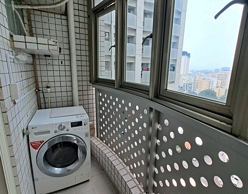 教育大學旁,套房,有陽台,可補助 - Image 6