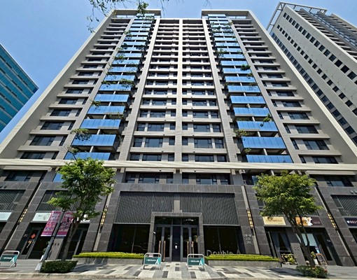 國泰DoubleA校園首排低總價包租公店面