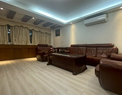 板橋國光美食商圈/公寓低樓層大空間/可租補入籍 - Image 2