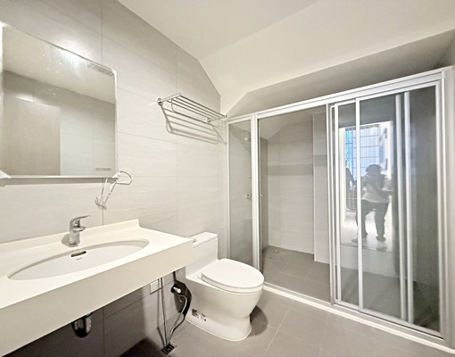 人潮洶湧之遠雄頂美三角窗店面 - 591租屋網 - Image 9