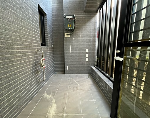 鉅虹映一彎綠大面寬邊間店面💯🔥近捷運總站 - 591租屋網 - Image 8