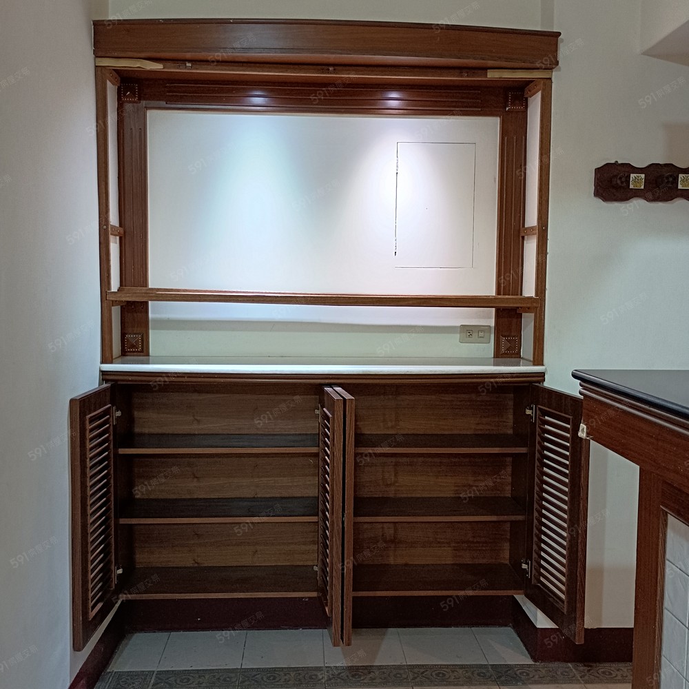 玄關有充足儲物空間 有利物品收納整潔