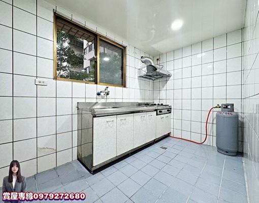 社會住宅可租補／八里國小步行6分鐘全新整理前後陽台電梯三房車 - Image 10