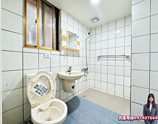 社會住宅可租補／八里國小步行6分鐘全新整理前後陽台電梯三房車 - Image 11