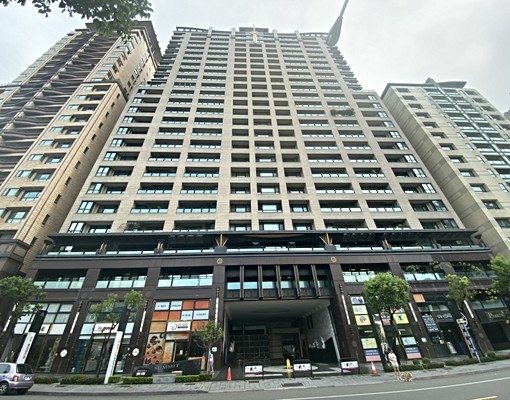 農十六凹子底捷運|溫馨四房平移車位 - 591租屋網 - Image 1