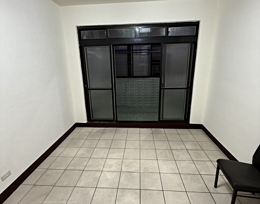 新莊區中正路、新泰路黃金交叉口、交通方便 - 591租屋網 - Image 1