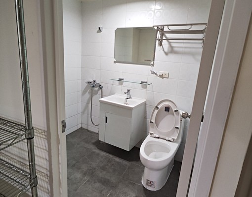 1樓全新裝潢近南港軟園區與研究院稀有套房 - Image 3