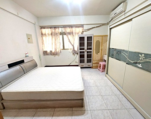 二重國小社區透天.傢俱家電齊全.雙車庫舒適寧靜 - Image 2