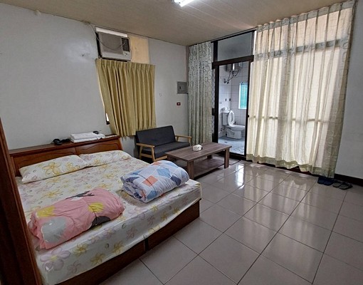 歡迎短租!近南科市中心獨洗陽台房間出租 - Image 1