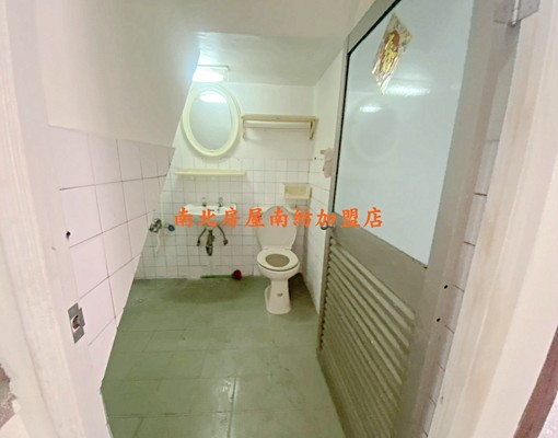 中山路面整棟透天厝(租) - Image 7