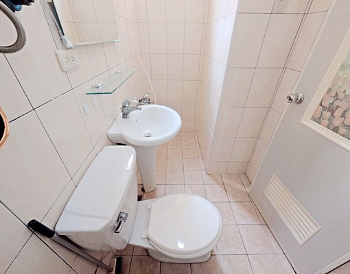 誠租聯絡我!東山軍功商圈中台科大家俱電全配採光大套房 - Image 4