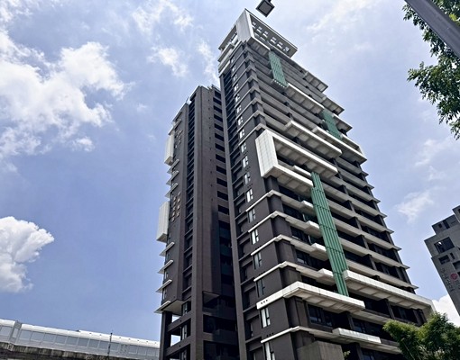 含車位與管理費，景觀戶，一層一戶高隱私住宅 - Image 12