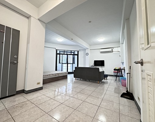 近學府商圈套房有陽台獨洗曬201 - Image 1