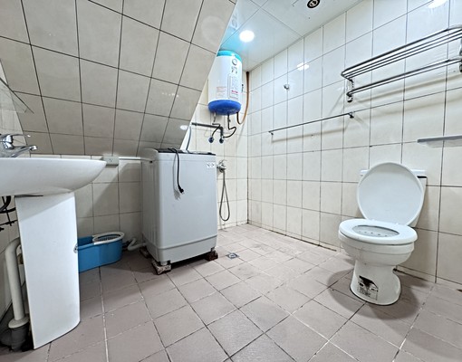 近學府商圈套房有陽台獨洗曬201 - Image 5